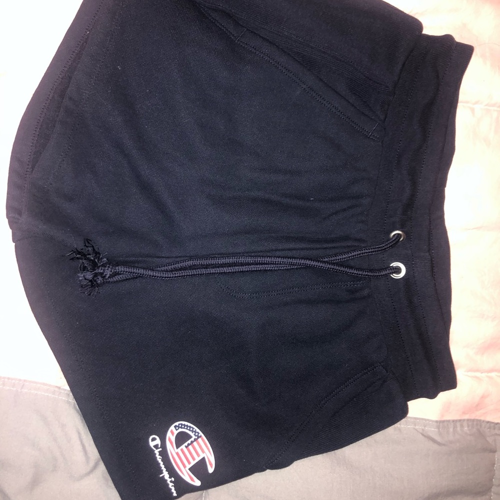 Champion shorts - size SMALL. New‼️